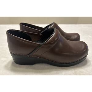 LL Bean Women’s Shoes Size 8 M Brown Leather Slip-On Clogs Brazil Work Nursing